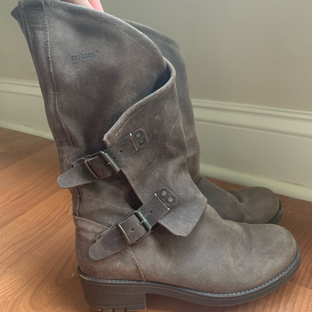 Buckled boots